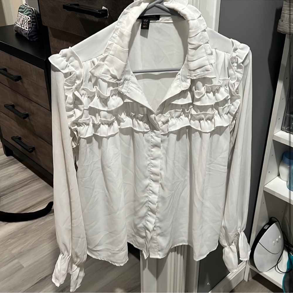 White Long Ruffled Blouse Size 6